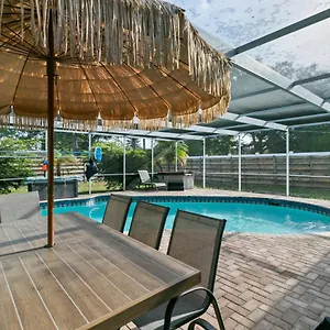 Spacious Modern House. Private Heated Pool And Sarasota