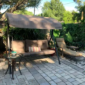 One Bed Near Beaches And Downtown Sarasota
